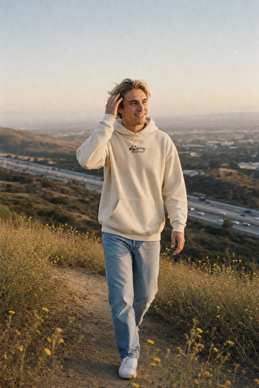 CTC approved model | pixels:8de60ca896e9eef867d0f953801e95ff097ec4c7917d923f54606002ba7dfa3e | CTC-073 | Break Hoodie | color:Sand | side:front